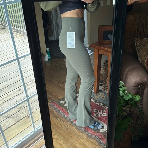 Lululemon Groove Pant - Picture 1 of 6